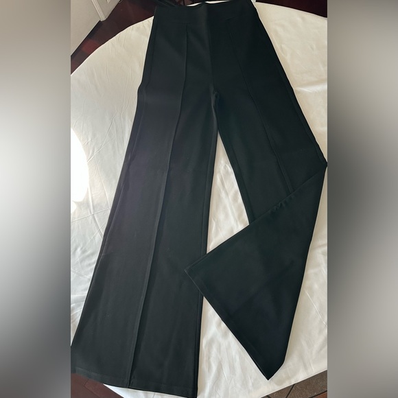 Fashion Nova Blazer & Pant Set - Picture 5 of 10